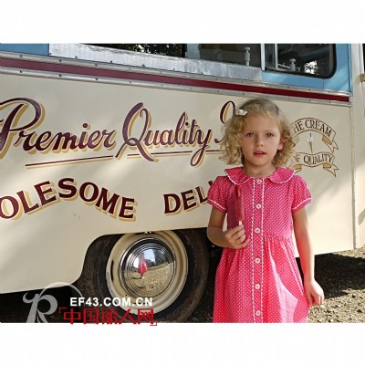 枚红色连衣裙搭配　儿童节穿什么颜色连衣裙比较亮眼