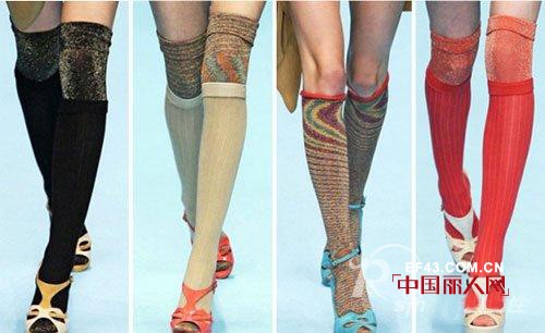 如何搭配中筒袜?中筒袜搭配法则有那些?