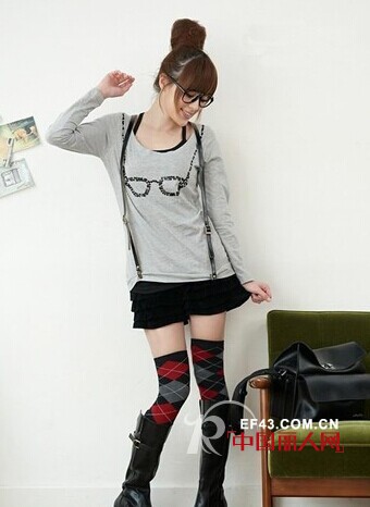 减龄学院风　潮人教你玩转格子中筒袜
