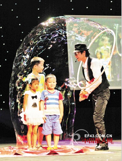 巴拉巴拉潮童营　童装发布秀　儿童节时尚之旅