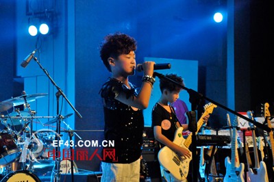 巴拉巴拉潮童营　童装发布秀　儿童节时尚之旅