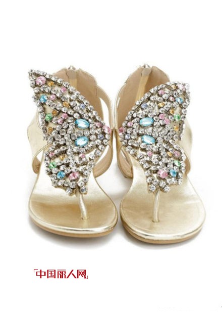 旅游穿什么鞋子好　今夏最流行凉鞋款式　脚上比基尼美翻夏季