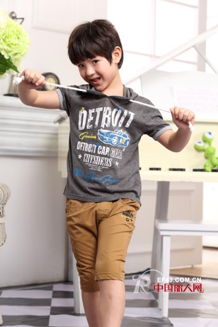 灰色T恤配什么颜色好看　夏季男童T恤搭配