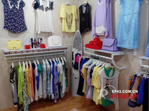 热烈庆祝韩轩女装辽宁大连店盛大开业