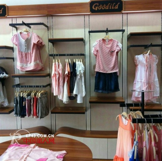 热烈祝贺善童服饰江门店在儿童节顺利开业