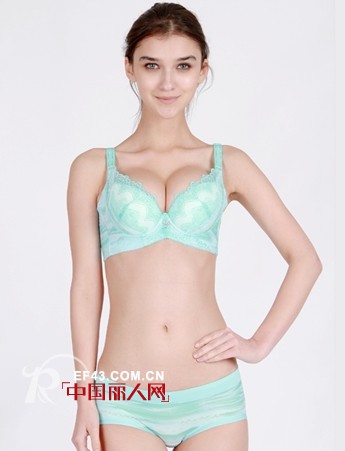 性感火辣的夏日行装 女性内衣该如何选择,搭配