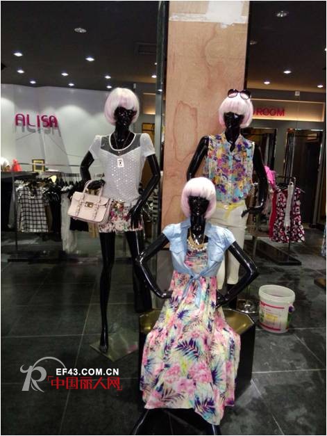 热烈祝贺艾丽莎女装广东高要市金利镇金贸西路店隆重开业