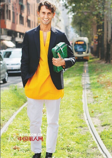 简约但不简单 活力明黄男装搭配