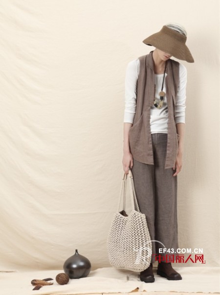 底色女装棉麻质地 为夏日注入更多清凉