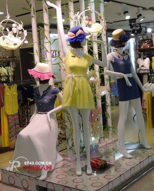 HLZJ红楼知己女装品牌成功入驻龙岗区龙州百货三楼