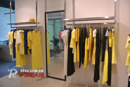 热烈庆祝红楼知己女装爱联购物生活馆店盛大开业