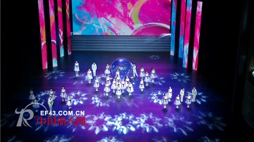 “水孩儿”童装vip小朋友与留守儿童一起欢度六一