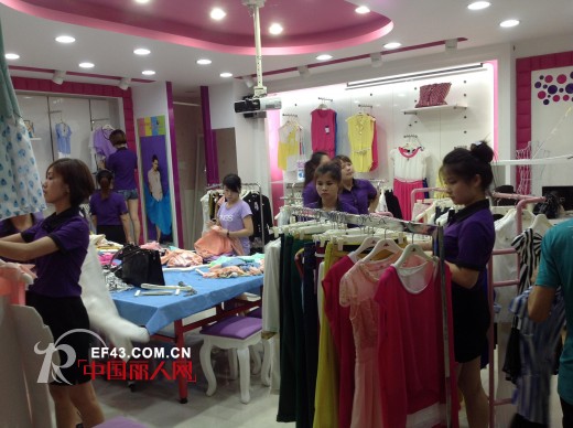 淑女故事 30店长会议:陈列培训