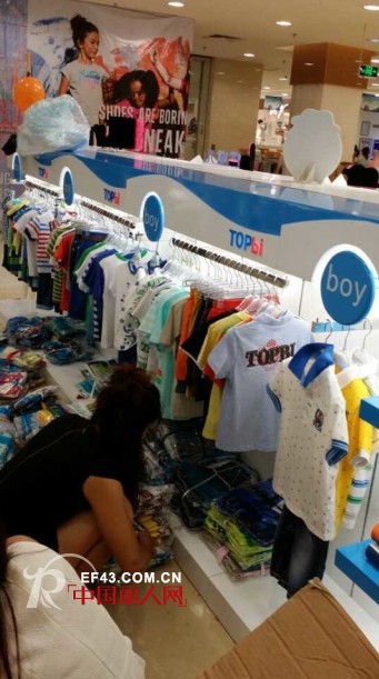 祝贺淘帝童装石狮新华都百货专柜开业大吉