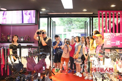 热烈祝贺布迪设计深圳东门金世界百货店盛大开业