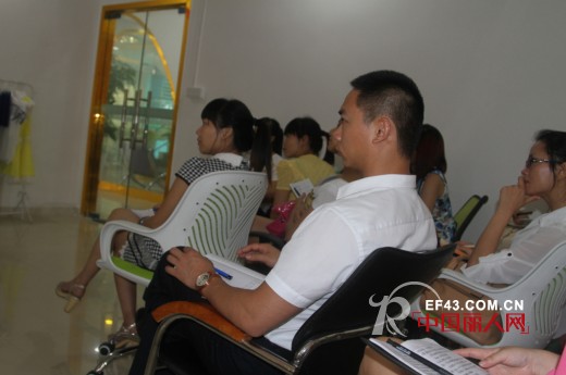 七彩蝶2014年终端店铺营运培训圆满结束