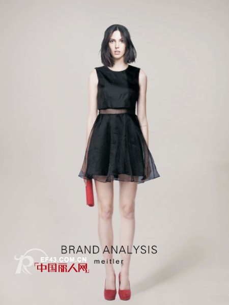 黑色连衣裙搭配 夏天穿黑色会热吗?