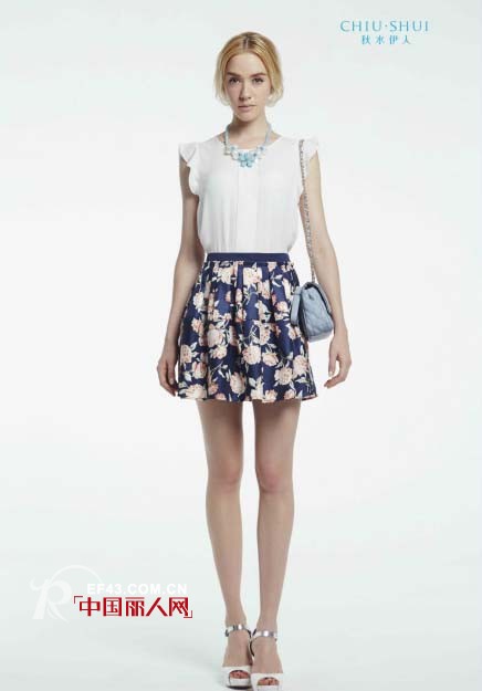 秋水伊人新款连衣裙搭配 碎花裙款式搭配