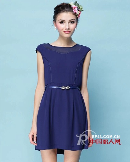 夏季连衣裙新款推荐 时尚通勤白领连衣裙