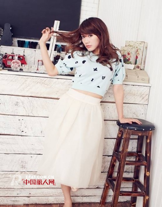 火热夏日秀出蛮腰正当时 露脐装如何搭配