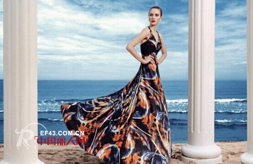 夏季时尚单品--连衣长裙 让你的裙角更加飞扬