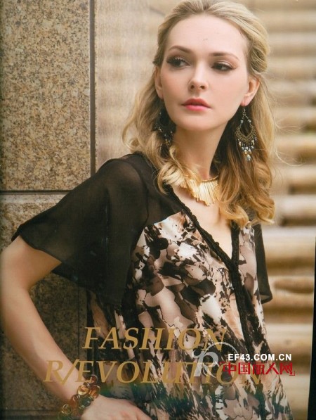 中年妈妈装品牌服饰 三四十岁的妈妈适合穿什么衣服