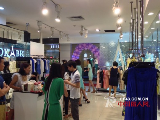 热烈祝贺红凯贝尔女装新塘城市广场专柜盛大开业