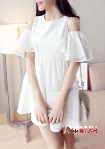 露肩装搭配 美女露肩装款式