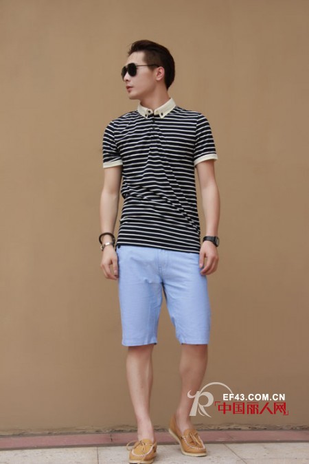 男士海边度假时尚搭配 人山人海的海滩中脱颖而出