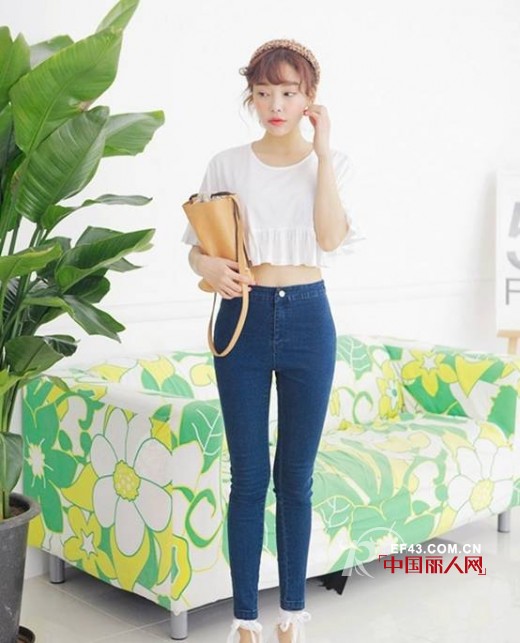 露脐装怎么搭配 怎样秀出小蛮腰