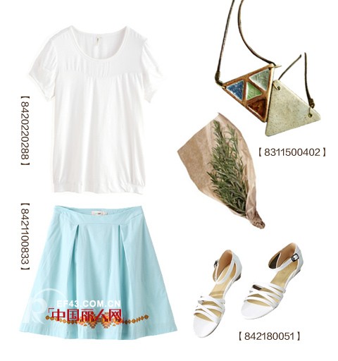 绣花衬衫+短裙 演绎夏日异域民族风