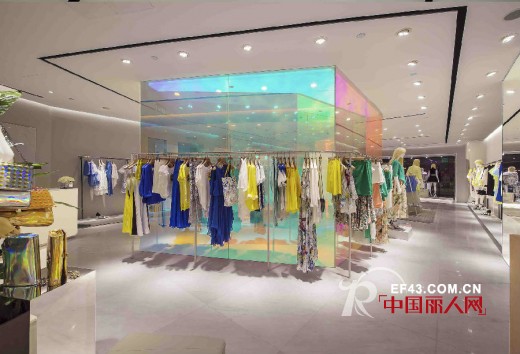 Lily商务时装第5代形象全新开启 定义商务时装零售空间新标准