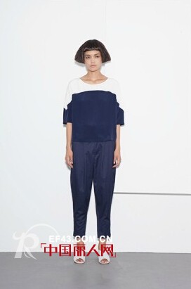 偷学less通勤女装搭配技巧 上班一族穿衣无烦恼