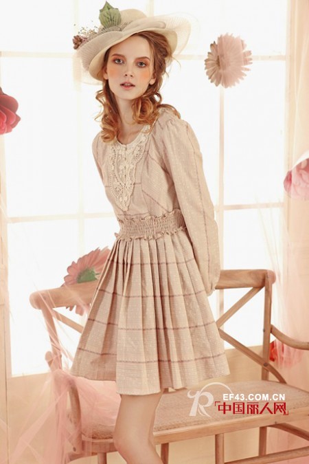 长袖连衣裙搭配 成熟女性穿什么裙子比较好