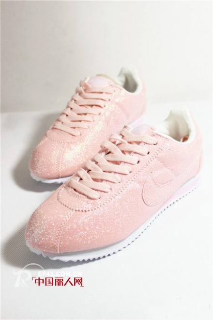 晨跑穿什么鞋子 跑步适合穿什么鞋子