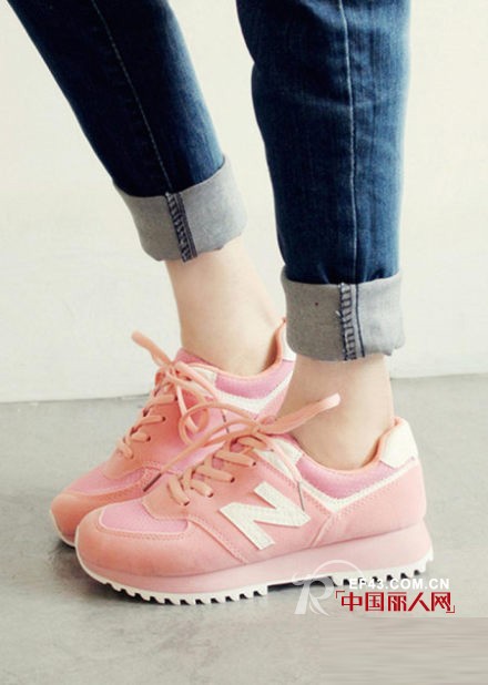 晨跑穿什么鞋子 跑步适合穿什么鞋子