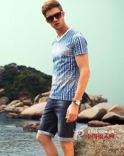 男士T恤搭配 卡度尼夏季男士T恤搭配技巧