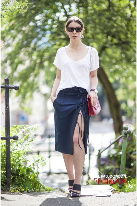 穿开叉裙怎么不走光 开叉裙适合什么身材的人穿 开叉裙配什么鞋子