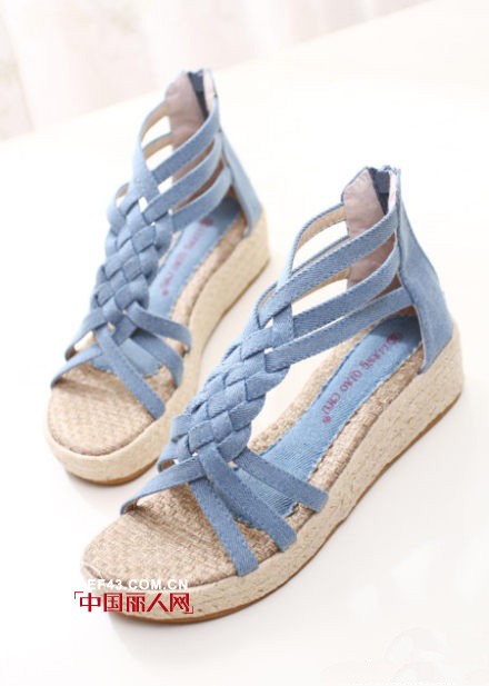 夏天流行什么凉鞋 编织款式搭配 百变编织凉鞋魅力夏日