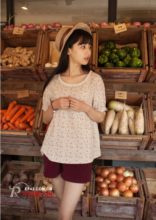 碎花短袖T恤搭配  夏日清新娇嫩搭配