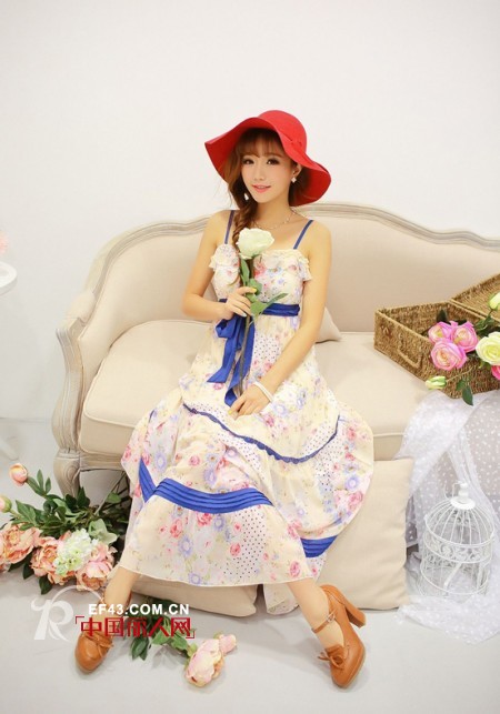 波点桃心喇叭裙 印花吊带裙约会必备