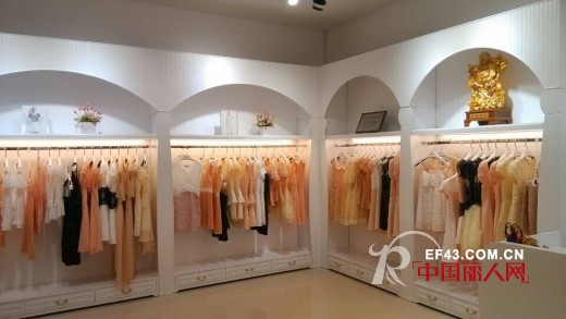 丹诗格尔女装湖南省湘乡市嘉亨茂购物中心店今日盛大开业