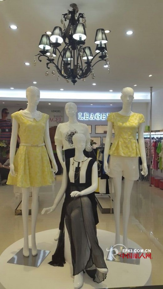 热烈祝贺例格女装东莞厚街店隆重开业