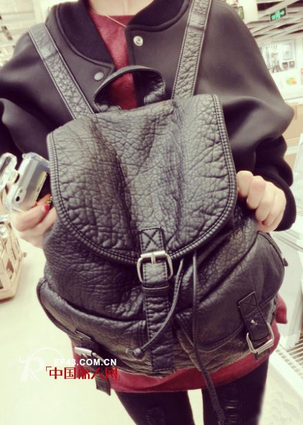 复古双肩包 今夏女生最喜欢的双肩包