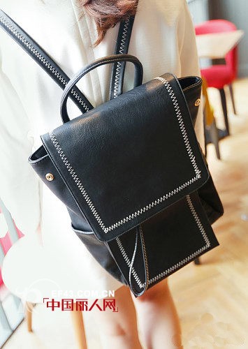 复古双肩包 今夏女生最喜欢的双肩包