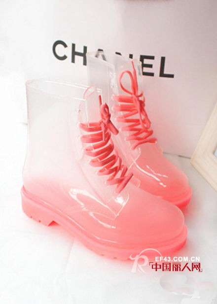 【雨鞋】下雨天穿什么鞋子 雨季适合的鞋子 雨天最聪明的选择