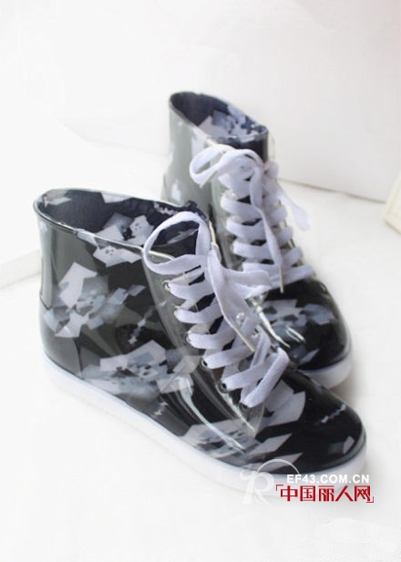 【雨鞋】下雨天穿什么鞋子 雨季适合的鞋子 雨天最聪明的选择