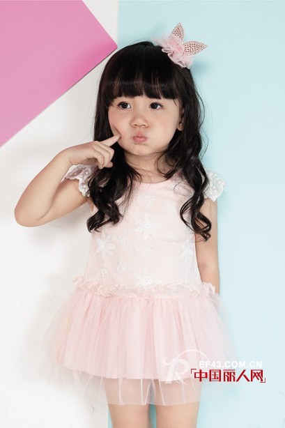 什么颜色蕾丝比较好看 白色粉色蕾丝搭配