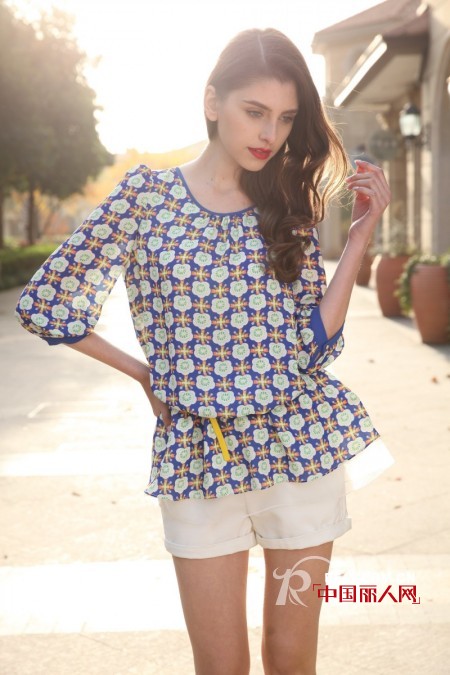 夏季雪纺衫搭配 套装款式怎么搭配