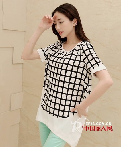 百搭宽松T恤衫 周末舒适装搭配